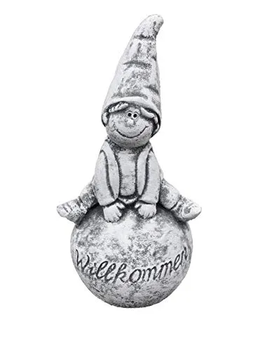 Steinfigur Wichtel auf Kugel Willkommen, Frost- und wetterfest, massiver Steinguss