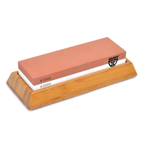 GRÄWE Wetzstein Körnung 1000/3000 mit Bambushalter - Messerschärfer für präzisen Schliff: Doppel-Wetzstein mit Körnung 1000 für Grund- und 3000 für Feinschliff, inklusive rutschhemmendem Bambushalter.