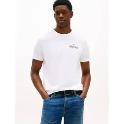 Tommy Hilfiger Herren T-Shirt Kurzarm Stack Tee Regular Fit, Weiß (White), XXL - Rundhalsshirts in hochwertiger Baumwolle, ideal für einen lässigen Freizeit-Look und perfekte Passform. Die Tommy Hilfiger Flag auf der Brust setzt einen stilvollen Akzent.