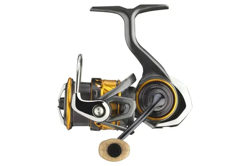 DAIWA 22 SILVERCREEK MQ LT 2500S-XH Forellen Angelrolle - Angelrollen mit Frontbremse, leichtes Design von 195g und hohe Schnurfassung für präzises Spinnen beim Forellenangeln.