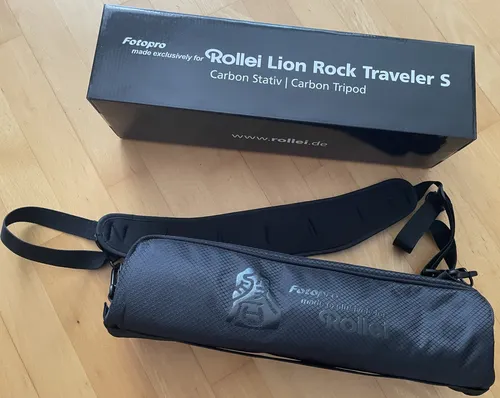 Rollei Lion Rock Traveler S - Hochwertiges Carbon Reise-Stativ - Stative für Reise und Naturfotografie, mit 10 kg Tragkraft und 11-lagigem Carbon für extreme Bedingungen. Maximale Höhe 138 cm, leichtes Design mit nur 1250 g.