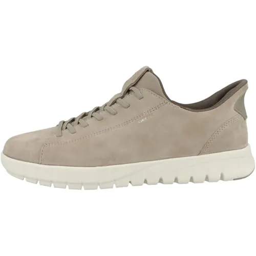 GEOX FLEXTRIDE PLUS Herren Sneaker in Beige, Größe 45 – Bequem und Atmungsaktiv - Der GEOX Flextride Plus kombiniert elegantes Design mit höchstem Komfort. Der Sneaker aus Veloursleder ist ideal für den urbanen Alltag und bietet dank atmungsaktiver Technologie ein optimales Fußklima. Einfach reinschlüpfen und genießen!