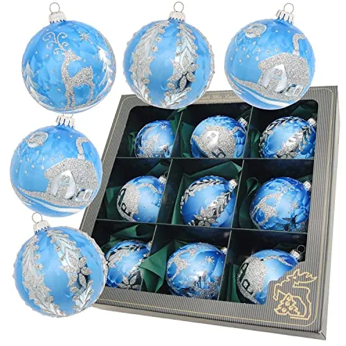 Krebs Glas Lauscha Weihnachtsbaumkugel KGL03384 - Weihnachtsbaumschmuck, 9 stilvolle Glas-Kugeln mit blau-silbernem Weihnachtsmotiv, perfekt für festliche Dekoration und zauberhafte Feiertagsatmosphäre.