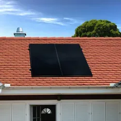Watt Biberschwanzdach Komplettset Bifazial 1000 - Balkonkraftwerk mit 1000 W Leistung, zwei bifazialen Full-Black-Solarmodulen und einem flexiblen Hoymiles 800-W Wechselrichter für maximale Energieausbeute und einfache WLAN-Überwachung.