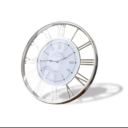 Loberon Uhr Victoria Station - Wanduhr im zeitlosen Chic mit römischem Ziffernblatt und hochwertiger Frontverglasung, ideal für stilvolle Wohnräume.
