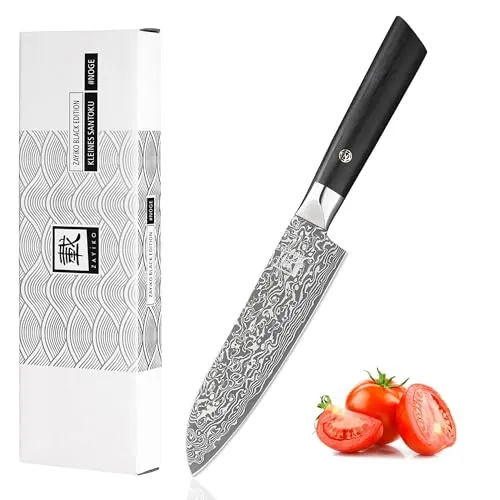 zayiko Black Edition Damastmesser - 13 cm Santoku Messer aus 67 Lagen VG10 Damaststahl - Kochmesser mit hochwertiger 13 cm Klinge aus 67 Lagen VG10 Damaststahl für exzellente Schärfe. Ergonomischer Pakkaholzgriff für komfortables Schneiden. Ideal für Gemüse, Fleisch & Obst, geliefert in edler Geschenkbox.