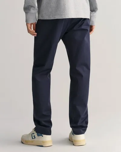 GANT Herren Regular Twill Chinos - Klassische Hose in Marine, 38W/32L EU - Wanderhosen mit normaler Passform und mittlerer Bundhöhe, ideal für Komfort und Stil bei Outdoor-Aktivitäten.