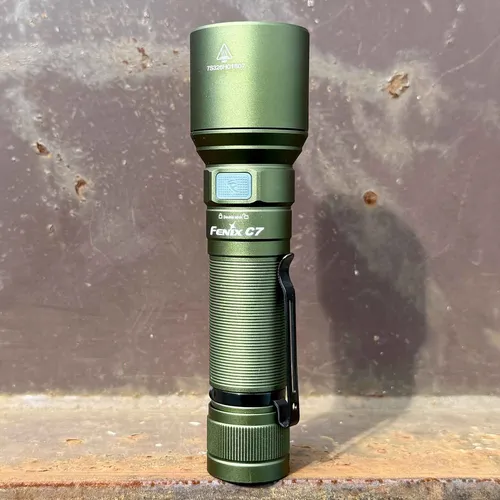 Fenix C7 – LED Taschenlampe 3000 Lumen Army Green von Fenix