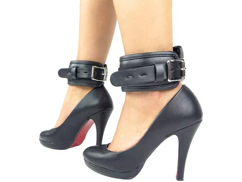 Fußfesseln gepolstert und abschließbar schwarz Leder Fesseln Art.Nr. 2987