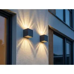 2er Set Up and Down LED Außenwandleuchte Würfel aus Aluminium Anthrazit, 10x10cm - Kompakte LED Außenwandleuchten in stilvollem Anthrazit, ideal für die Fassadenbeleuchtung. Mit IP54 Schutzklasse für dauerhaften Einsatz im Freien und warmweißem Licht für eine einladende Atmosphäre.