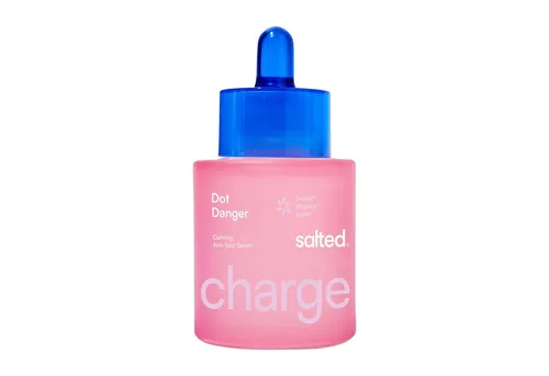 salted. Dot Danger | Beruhigendes Anti-Pickel Serum | 30 ml - Effektives Serum zur Unterstützung der Hautpflege mit Sensityl™ und Azelainsäure-Derivat. Beruhigt Rötungen und verfeinert das Hautbild. Ideal für empfindliche Haut – parfümfrei und vegan.