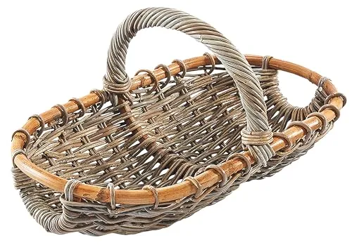 Kobolo Einkaufskorb Erntekorb Rattan geflochten - kubu grey - Einkaufskorb aus geflochtenem Rattan in kubu grey, ideal für nachhaltige Einkäufe und vielseitig einsetzbar für Gartenarbeiten oder Dekoration.