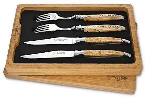 Laguiole en Aubrac Steakbesteck CCF99BHIH BRI – 2 Messer & 2 Gabeln aus Birkenholz - Elegantes Steakbesteck-Set mit handgefertigten Messern und Gabeln aus edlem Birkenholz. Ideal für feierliche Anlässe und mit kunstvoll verzierten Griffen für besonderen Genuss.