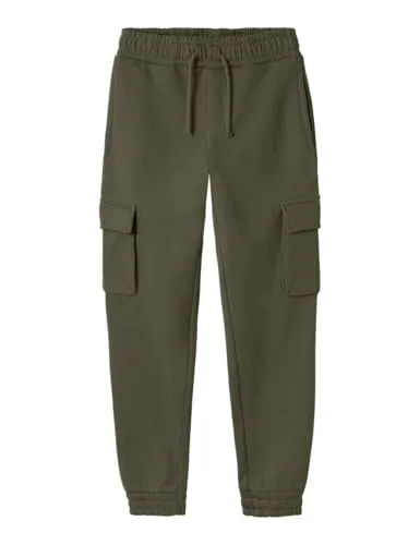 NAME IT Nkmollie Pant Bru Noos Cargohose für Jungen, Olive Night, 158 EU - Hosen für Jungen mit praktischen Cargotaschen und elastischen Säumen für maximalen Tragekomfort.