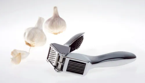 GSD HAUSHALTSGERÄTE Knoblauchpresse - Knoblauchpresse aus Zink mit 2 Funktionen, manuell betrieben und ideal für die einfache Zubereitung von frischem Knoblauch in der Küche.