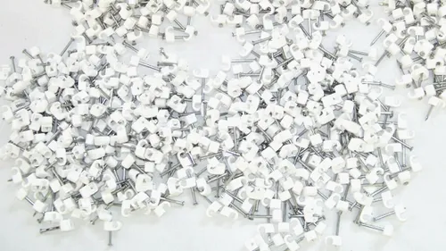 Stück Nagelschellen Schelle mit Nagel Kabelschelle weiß 4-7 mm E13 200