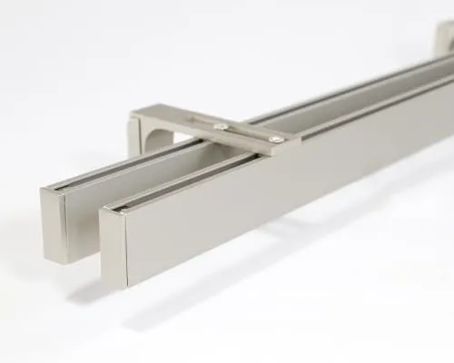 Deco-Raum 2-lauf Gardinenstange auf Maß - Einzelfensterstange, maßgefertigte Innenlauf-Gardinenstange in Edelstahl-optik, ideal für individuelle Fensterlösungen von 60 cm bis 600 cm.