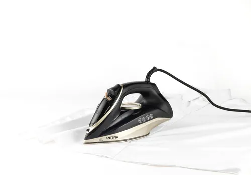 Petra PF01480VDE 2200W Dampfbügeleisen - Bügeleisen mit 2200 W Leistung, sorgt für schnelles und effektives Glätten von Textilien dank kraftvollem Dampfstoß.