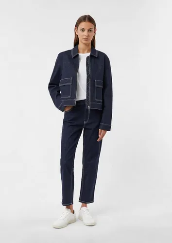 comma Regular-Fit-Jeans Alva in Ankle-Länge - Die Alva High-Rise Jeans vereint klassischen Stil mit modernem Schnitt. Der elastische Baumwollmix sorgt für Komfort und Bewegungsfreiheit. Ideal für vielseitige Looks im Alltag.