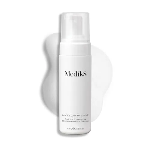 Medik8 Micellar Mousse Mizellen Reinigungsschaum 150 ml - Gesichtsreinigung, sanfter Reinigungsschaum für alle Hauttypen, entfernt Unreinheiten und bereitet die Haut optimal auf die Pflege vor.