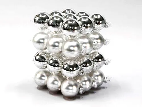 Weihnachtsbaumschmuck Silber von Dahlia Studios