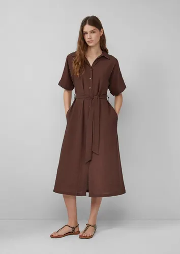 s.Oliver Hemdblusenkleid aus Viskosemix mit Eingrifftaschen - Freizeitkleid für Damen, lässiger Schnitt mit Textilgürtel und praktischen Eingrifftaschen, ideal für entspannte Anlässe.