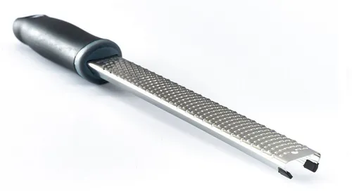 HENSSLERS Küchenreibe aus Edelstahl mit Schutzkappe