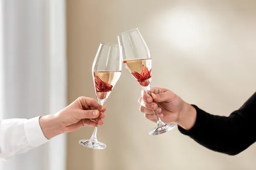 Villeroy & Boch La Divina Sektglas Set - Elegantes Set mit 4 transparenten Sektgläsern, ideal für festliche Anlässe und ein stilvolles Trinkerlebnis.