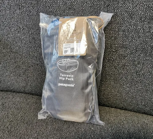 Patagonia Terravia 5 Liter Hüfttasche - Vielseitige Gürteltasche in River Rock Green - Gürteltasche mit 5 Litern Volumen, wetterfest und leicht, ideal für aktive Abenteuer. Kann als Umhängetasche verwendet werden und bietet Platz für eine Trinkflasche.