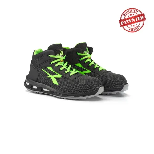 Sicherheitsstiefel RedLion HARD Gr.44 schwarz/grün S3 SRC ESD - Arbeitsschutz-Sicherheitsschuh mit wasserabweisendem Putek PLUS® Obermaterial, atmungsaktiver Membran und durchtrittsicherer Sohle für maximalen Komfort und Sicherheit bei jedem Schritt.