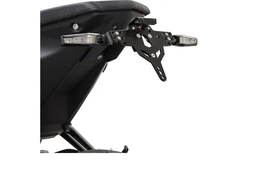 ZIEGER Kennzeichenhalter Pro für KTM 1390 Super Duke R - Hochwertiger Kennzeichenhalter in Schwarz, inklusive Montageset und E-geprüfter Kennzeichenbeleuchtung – ideal für ein sicheres und stylisches Motorrad-Setup.