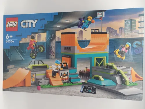 LEGO City Skaterpark - Kreatives Spielset für Kinder ab 6 Jahren mit BMX, Skateboard und 4 Minifiguren für coole Stunts