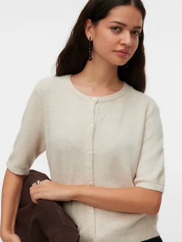 Vero Moda Strickjacke VMDOFFY 2/4 O-NECK BUTTON CARDIGAN NOOS in Beige (L) - Modische Strickjacke mit elastischem Material für optimalen Tragekomfort. Pflegeleicht und ideal für jeden Anlass. Der Rundhalsausschnitt und der Knopfverschluss runden das Design ab.