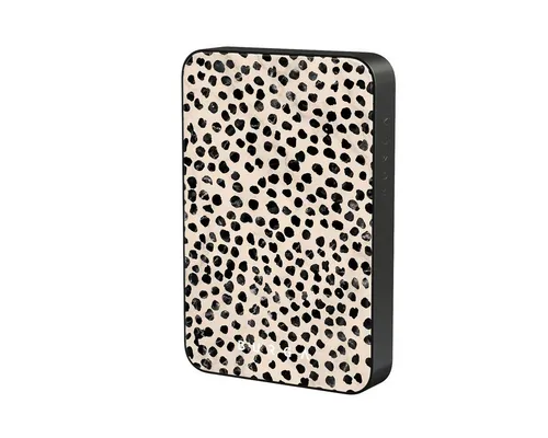 BURGA Almond Latte Magnetic Power Bank 5000 mAh - Kompakte Powerbank mit 5000 mAh für kabelloses Laden von MagSafe-Geräten. Duales Laden für 2 Geräte gleichzeitig und Schnellladung über USB-C. Ideal für unterwegs und in stylischem Design.