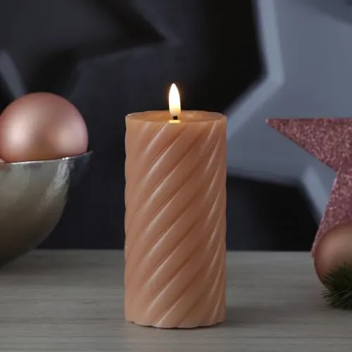 MARELIDA LED Kerze Twist Echtwachs gedrehte Stumpenkerze flackernd Timer (17,5cm, Altrosa)