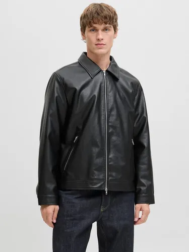 JACK & JONES Male Übergangsjacke - Stylische Übergangsjacke im Regular Fit mit Fly-Away Kragen. Hergestellt aus robustem, wetterfestem Material für optimalen Tragekomfort und vielseitige Kombinationsmöglichkeiten.