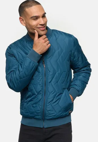 Indicode Herren INGatlin Steppjacke Bomberjacke | Übergangsjacke für Männer Majolica Blue, M - Klassische Bomberjacke mit Steppmuster und durchgehendem Reißverschluss. Ideal für Frühling und Herbst, bietet sie eine bequeme Passform und praktischen Stauraum durch seitliche Taschen.