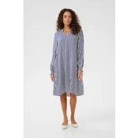Kleid Relaxed Fit Blau-Weiß - Entspannte Passform mit knielanger Länge und langen Ärmeln. Pflegeleicht: Maschinenwaschbar bei 30°C und aus hochwertiger Viskose gefertigt. Ideal für den Alltag und vielseitig kombinierbar.