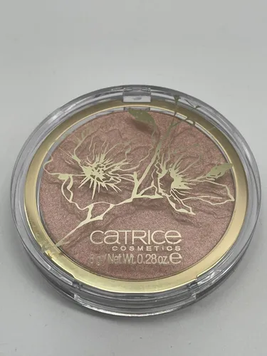 CATRICE Glow In Bloom Highlighter C02 Daisy Blossom   8g