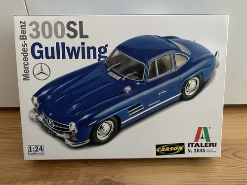 ITALERI 1:24 Mercedes-Benz 300SL Gullwing Bausatz - Detailgetreuer Modellbausatz im Maßstab 1:24, ideal für Modellbau-Enthusiasten ab 17 Jahren, hergestellt in Italien aus hochwertigem Kunststoff.