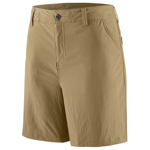 Patagonia - Women's Quandary Shorts 7'' - Beige Shorts Gr 38 - Bequeme und flexible Shorts für Wanderungen und Trekking in Größe 38. Die DWR-Imprägnierung sorgt für zusätzlichen Schutz. Entdecken Sie weitere Patagonia Produkte im Bergfreunde.de Online-Shop!