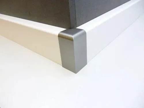 B.S. Bauprogramm Außenecke für Sockelleiste 50 x 18 mm Silber Ecken Leiste
