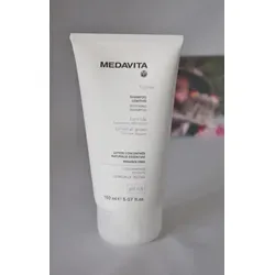 Medavita Soothing Shampoo 250 ml - Beruhigendes Shampoo für empfindliche Kopfhaut, mit Lavendel und Weizenkeim für sanfte Reinigung und sofortige Linderung. Ideal für weiches, kämmbares und glänzendes Haar.