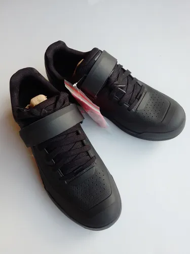 Fox Head Union MTB Schuhe black 44,5 - Herrenschuhe, ideal für Mountainbiker mit robustem Kunstleder-Obermaterial für optimalen Halt und Komfort auf dem Trail.