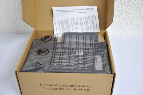 snom D375 VoIP-Telefon mit Bluetooth - Festnetztelefon mit dreiweg Anruffunktion und 12 Leitungen, ideal für Business-Anwender, die schnellen Zugriff auf wichtige Informationen benötigen.