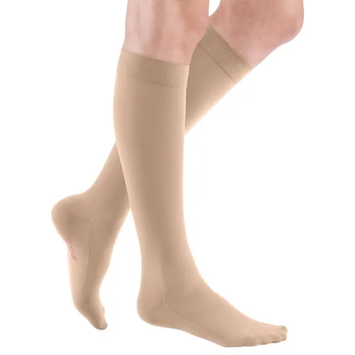 mediven comfort CCL2 AD Kompressionsstrümpfe kurz - Kompressionsstrümpfe für optimalen Sitz und Hautpflege, kurze Länge (34-38 cm) mit Softspitze und Clima Comfort Technologie, ideal bei Stauungsbeschwerden und für aktive Menschen.