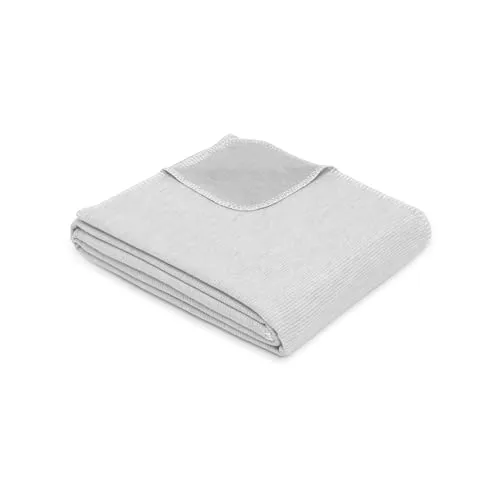 Wohndecke Lausanne von IBENA - Bettdecken in schickem Melange-Look, aus 100% Baumwolle, maschinenwaschbar bis 30°C und trocknergeeignet – ideal für gemütliche Abende.