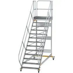 MUNK Aluminium-Plattformtreppe fahrbar 45° 13 Stufen - Plattformtreppe mit 13 Stufen, rutschsicheren Belägen und TÜV-geprüfter Sicherheit. Ideal für industrielle Anwendungen mit 15 Jahren Qualitätsgarantie.