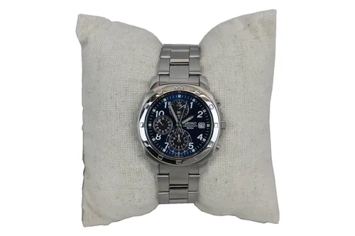SEIKO Chronograph Armbanduhr SND193P für Herren - Elegante Herren-Armbanduhr mit Chronographen-Funktion, robustem Edelstahl-Gehäuse und 50 m Wasserdichtigkeit. Ideal für den täglichen Einsatz und sportliche Aktivitäten.