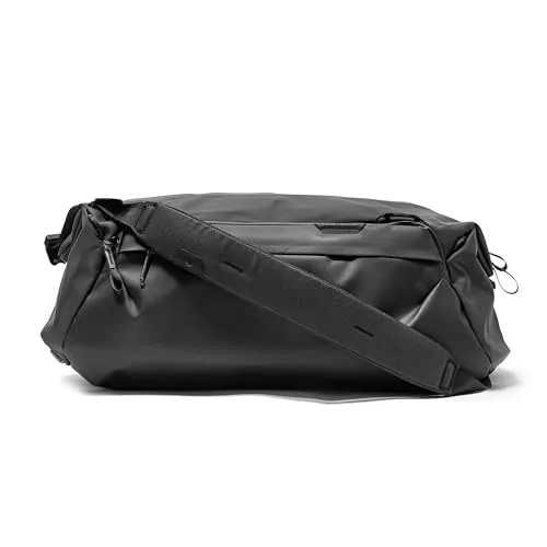 Peak Design Travel Duffel 35L Schwarz - Vielseitige Reisetasche - Reisetasche mit 35L Volumen, wetterfester 100% recycelter Außenhaut und komfortablen Tragemöglichkeiten. Ideal für Weekender, Sport oder als Ergänzung zu größeren Taschen.